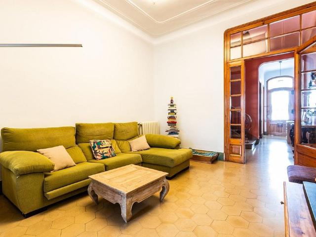 Casa adosada en venta en calle De la Creu Gran, Terrassa, de 260 m² 7 habitaciones por 730.000
