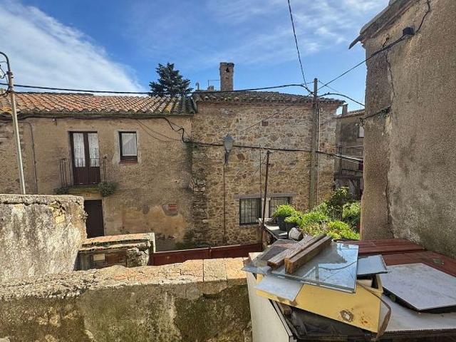 Casa adosada en venta en calle De la Creu, Palau Saverdera, de 100 m² 2 habitaciones por 165.000