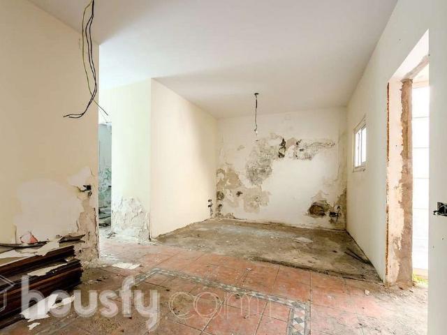 Casa adosada en venta en calle De la Indústria, Barcelona, de 69 m² 2 habitaciones por 295.000