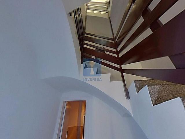 Casa adosada en venta en calle De la Jota, Barcelona, de 216 m² 5 habitaciones por 464.540