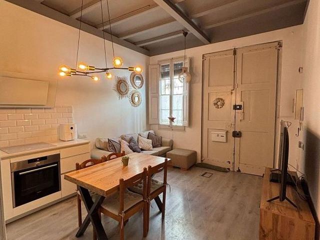 Casa adosada en venta en calle De la Lluna, Badalona, de 260 m² 4 habitaciones por 575.000