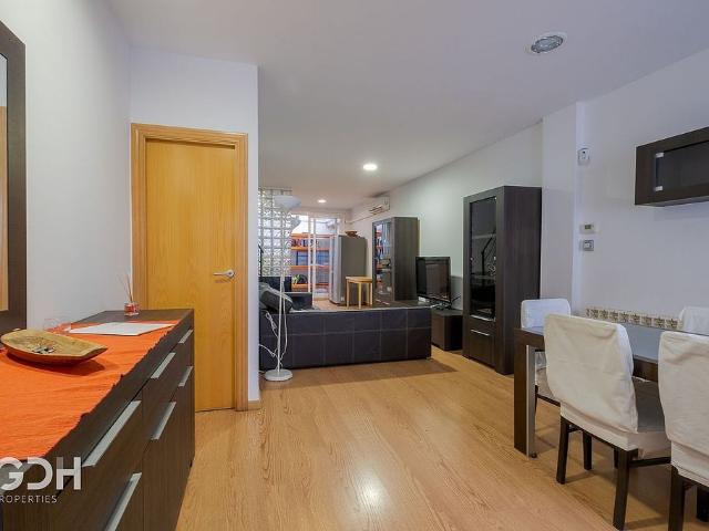 Casa adosada en venta en calle De la Llibertat, Badalona, de 140 m² 3 habitaciones por 579.000