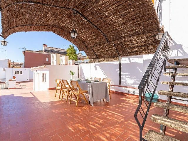Casa adosada en venta en calle De la Parellada, Vilafranca del Penedès, de 388 m² 6 habitaciones por 590.000