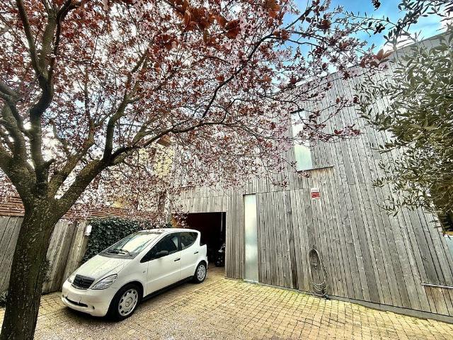 Casa adosada en venta en calle De L'arboretum, Lleida, de 300 m² 3 habitaciones por 560.000