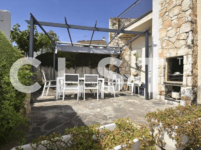 Casa adosada en venta en calle De Les Moreres, Altafulla, de 100 m² 3 habitaciones por 450.000