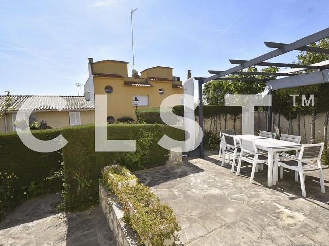 Casa adosada en venta en calle De Les Moreres, Altafulla, de 100 m² 3 habitaciones por 450.000