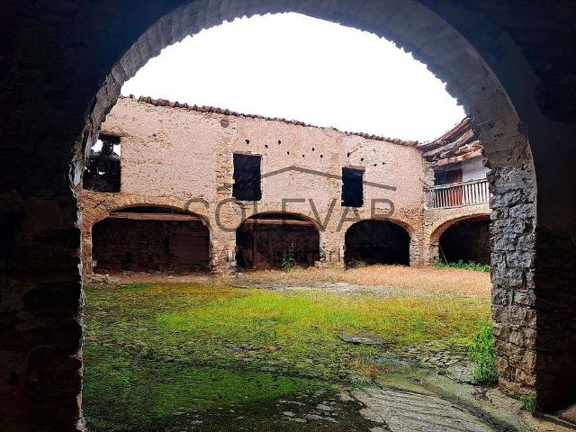 Chalet en venta en calle De Les Eres, Salàs de Pallars, de 443 m² 4 habitaciones por 180.000