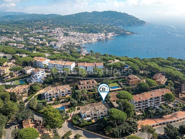 Casa adosada en venta en calle De Les Illes Balears, Palafrugell, de 148 m² 4 habitaciones por 728.000