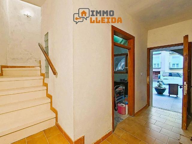 Casa adosada en venta en calle De L'església, Vilanova de Meià, de 120 m² 3 habitaciones por 89.000