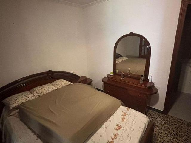 Casa adosada en venta en calle De Lluch, Falset, de 90 m² 3 habitaciones por 75.000