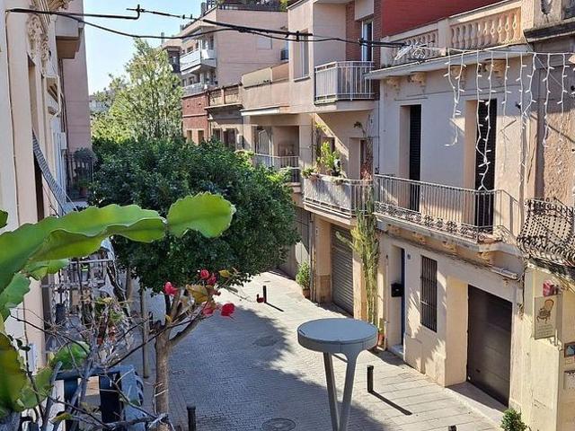 Casa adosada en venta en calle De Mossèn Jacint Verdaguer, Esplugues de Llobregat, de 170 m² 3 habitaciones por 610.000