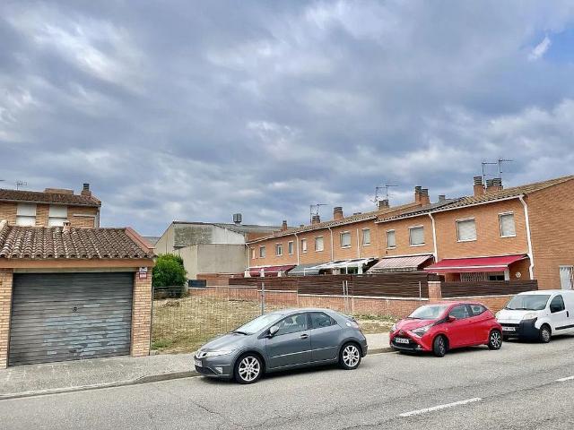 Casa adosada en venta en calle De Mosquerola, Vilablareix, de 200 m² 3 habitaciones por 540.000