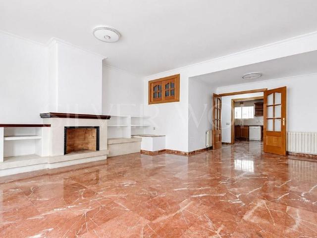 Casa adosada en venta en calle De Mataró, Prat de Llobregat, El, de 205 m² 3 habitaciones por 622.000