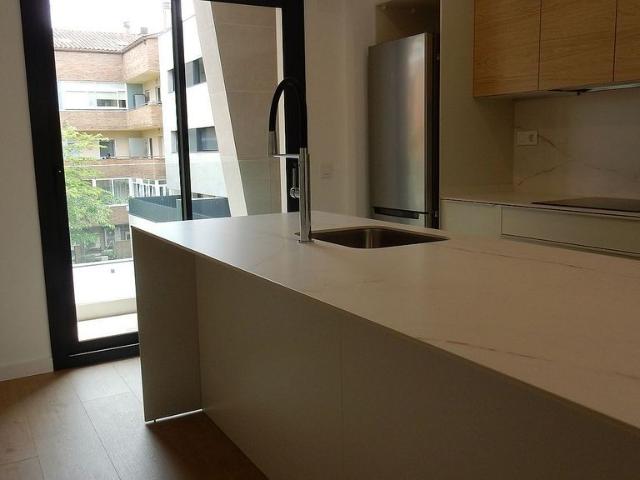 Casa adosada en venta en calle De Madrid, Rubí, de 95 m² 2 habitaciones por 320.000