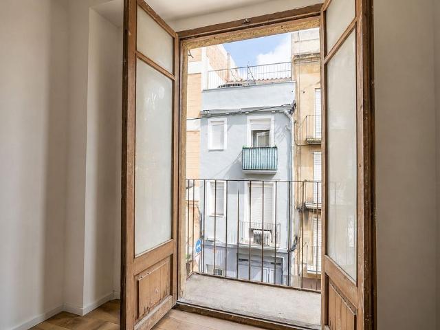 Casa adosada en venta en calle De Misericòrdia, Reus, de 256 m² 3 habitaciones por 120.000