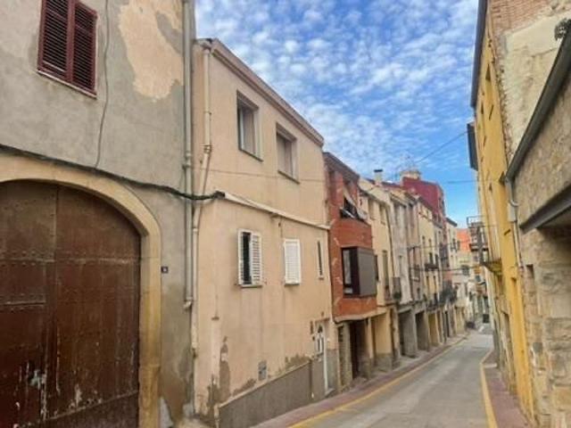 Casa adosada en venta en calle De Sant Vicenç de Paül, Espluga de Francolí, l´, de 163 m² 3 habitaciones por 63.000