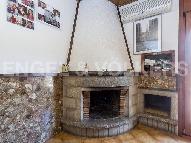 Casa adosada en venta en calle De Sant Josep, Igualada, de 272 m² 4 habitaciones por 345.000