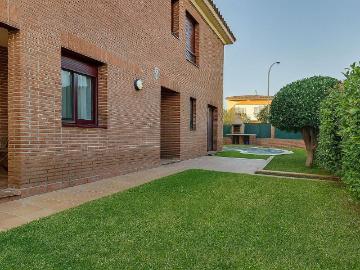 Casa adosada en venta en calle De Sant Josep, Lliçà de Vall, de 225 m² 4 habitaciones por 520.000