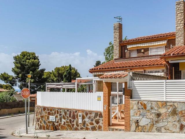 Casa adosada en venta en calle De Santa Isabel, Vendrell, El, de 136 m² 4 habitaciones por 359.000
