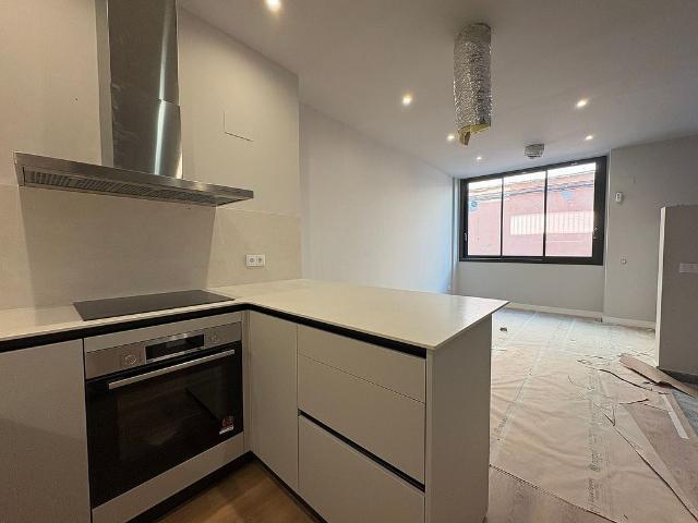 Casa adosada en venta en calle De Santa Maria, Badalona, de 135 m² 3 habitaciones por 625.000