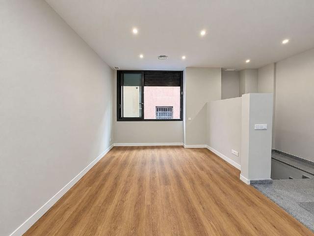 Casa adosada en venta en calle De Santa Maria, Badalona, de 135 m² 2 habitaciones por 625.000