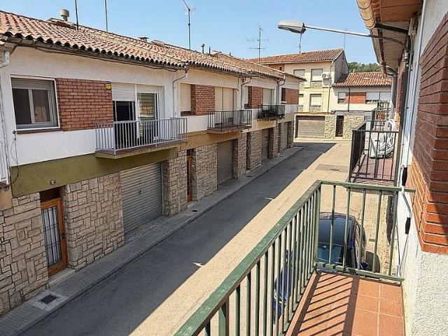 Casa adosada en venta en calle De Ponent, Moià, de 164 m² 4 habitaciones por 215.000