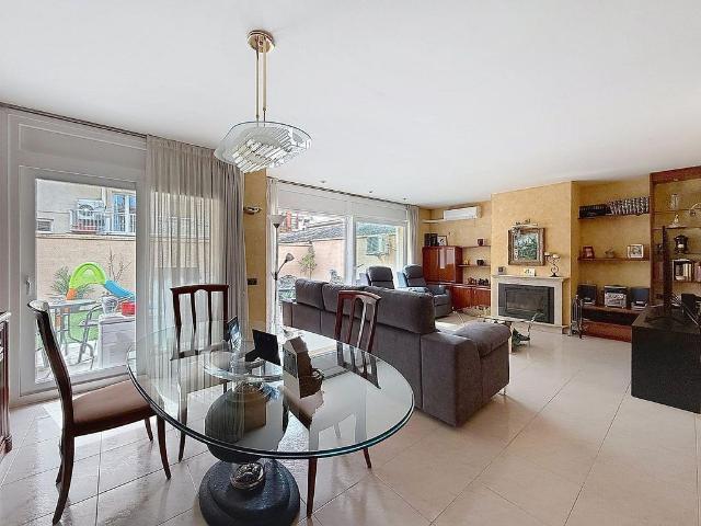 Casa adosada en venta en calle De Prudenci Comellas, Manresa, de 254 m² 5 habitaciones por 449.000