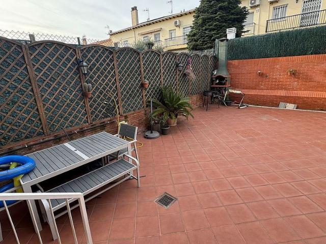 Chalet en venta en calle De Rafael Albertí, Ripollet, de 166 m² 4 habitaciones por 520.000