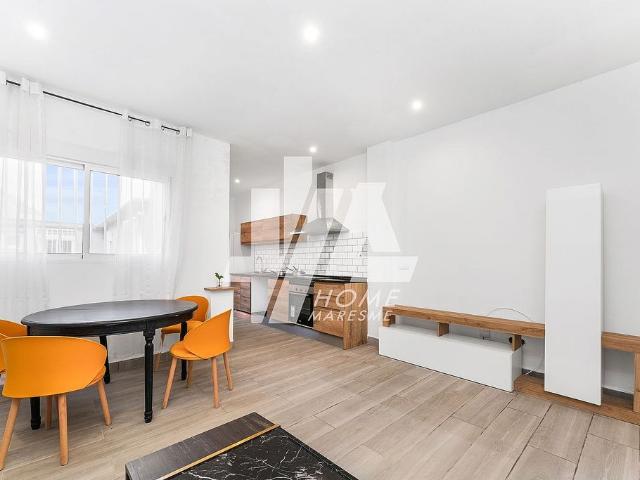 Casa adosada en venta en calle De Tarragona, Sant Adrià de Besos, de 190 m² 6 habitaciones por 450.000