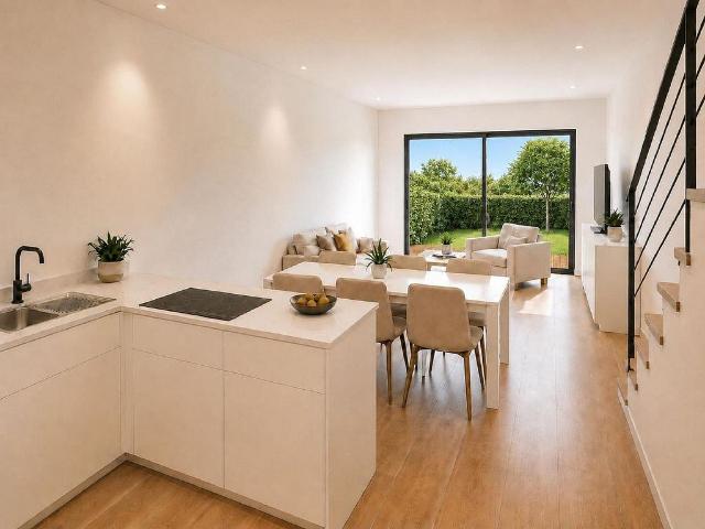 Casa adosada en venta en calle D'eduardo Marquina, Terrassa, de 140 m² 3 habitaciones por 450.000