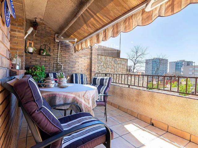 Casa adosada en venta en calle D'ègara, Terrassa, de 240 m² 5 habitaciones por 650.000