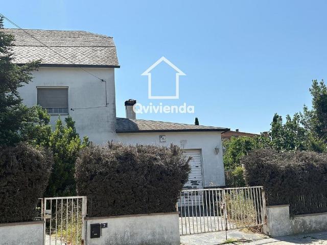 Casa adosada en venta en calle Del Oriol, Llinars del Valles, de 283 m² 1 habitación por 315.000
