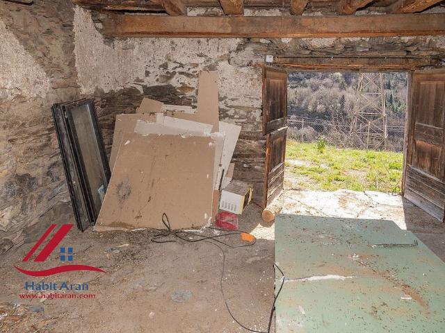 Casa adosada en venta en calle Del Begós, Bòrdes, es, de 170 m² por 219.000