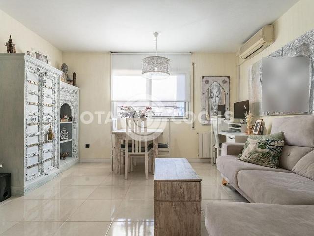 Casa adosada en venta en calle Del Comandant Sugranyes, Reus, de 160 m² 4 habitaciones por 279.900