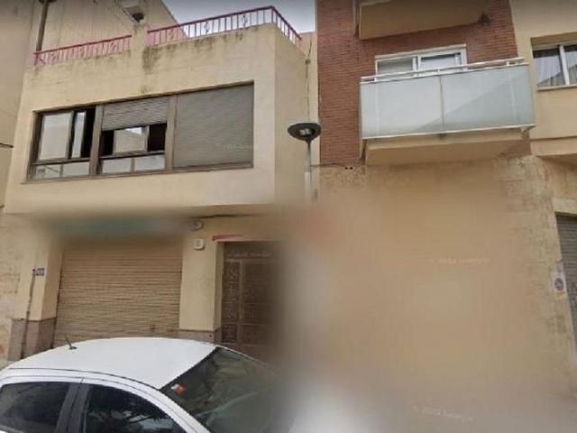 Casa adosada en venta en calle Del Conflent, Vendrell, El, de 283 m² 3 habitaciones por 240.000