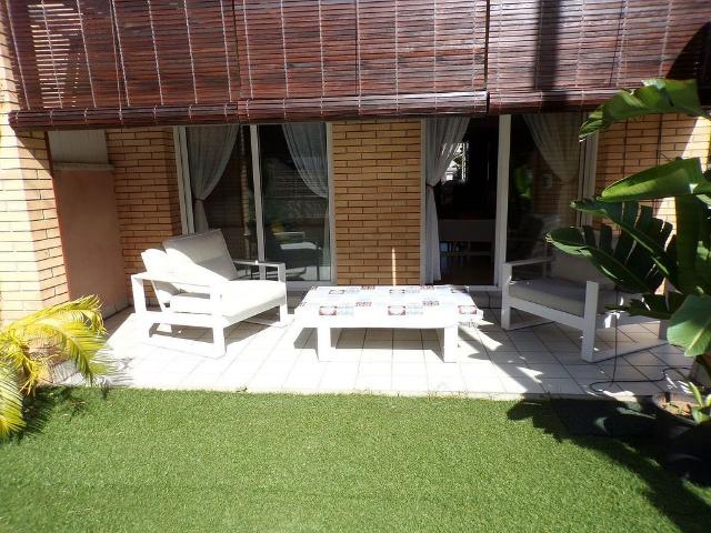 Casa adosada en venta en calle Del Dia, Torredembarra, de 198 m² 4 habitaciones por 470.000