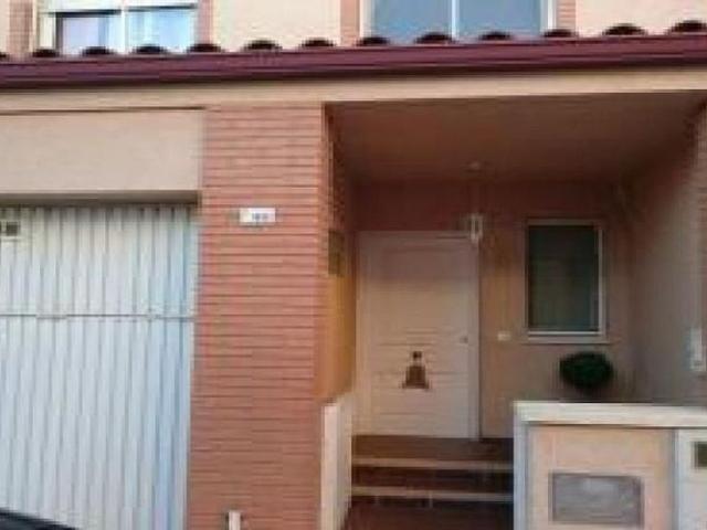 Casa adosada en venta en calle Del Dimecres, Riudecanyes, de 125 m² 4 habitaciones por 140.000