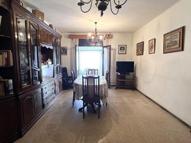 Casa adosada en venta en calle Del Doctor Fleming, Figueres, de 138 m² 4 habitaciones por 128.000