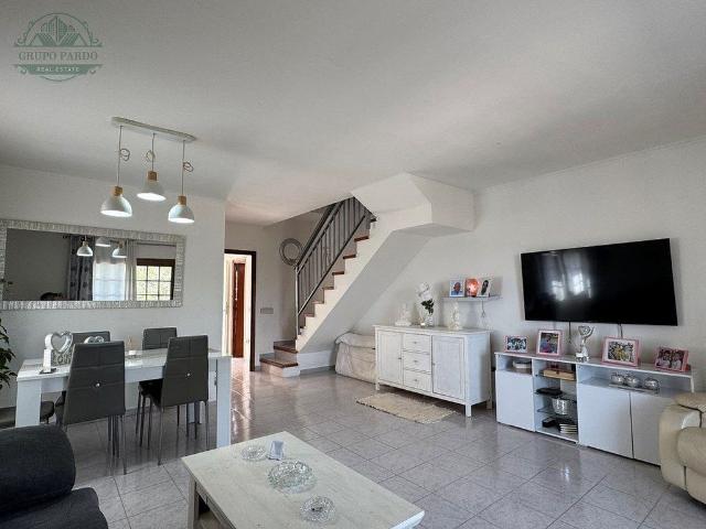 Casa adosada en venta en calle Del Pi, Albinyana, de 100 m² 3 habitaciones por 230.000