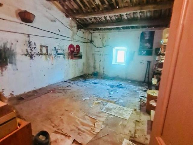 Casa adosada en venta en calle Dels Arbres, Esparreguera, de 180 m² 5 habitaciones por 240.000