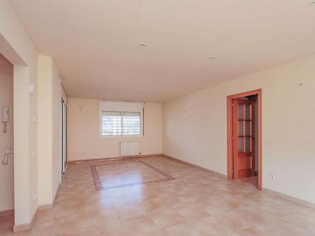 Casa adosada en venta en calle Estamariu, Cabra del Camp, de 195 m² 3 habitaciones por 179.000