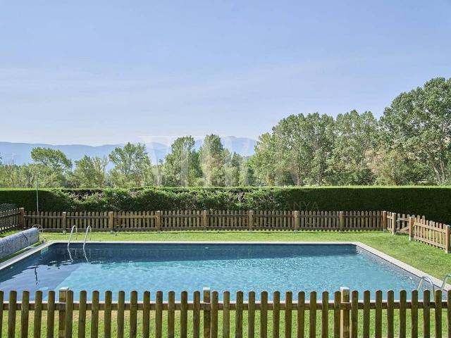 Casa adosada en venta en calle Europa, Guils de Cerdanya, de 179 m² 3 habitaciones por 680.000