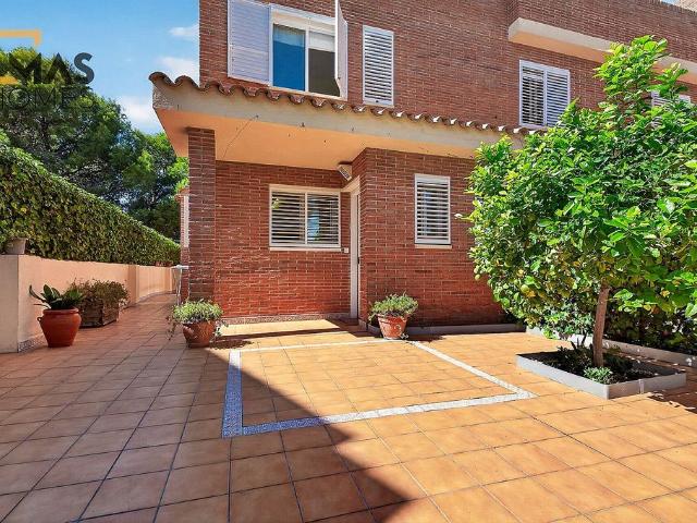 Casa adosada en venta en calle Foixarda, Tarragona, de 170 m² 4 habitaciones por 490.000