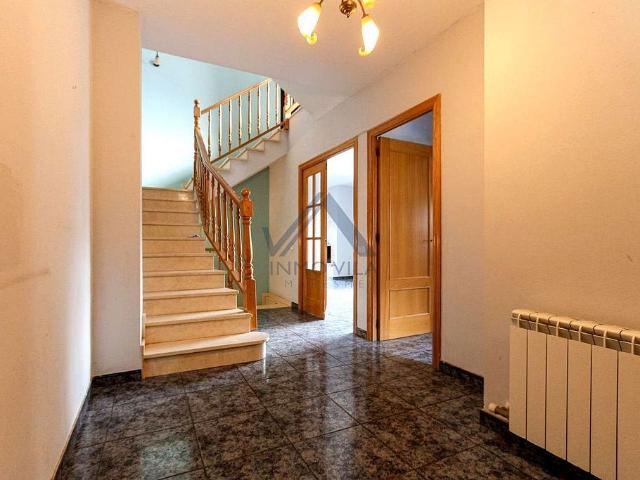 Casa adosada en venta en calle Font de la Pastanaga, Argentona, de 230 m² 5 habitaciones por 690.000
