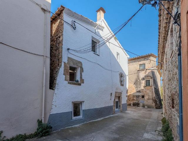 Casa adosada en venta en calle Hortes, Bordils, de 129 m² 4 habitaciones por 239.000
