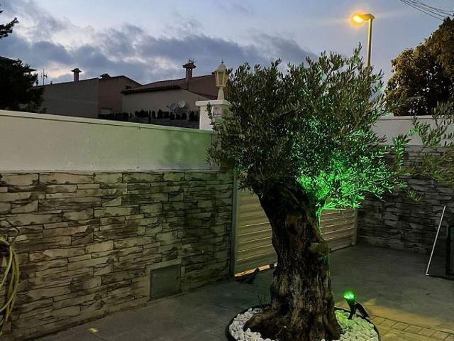 Casa adosada en venta en calle Illes Canaries, Mont Roig del Camp, de 130 m² 3 habitaciones por 397.000