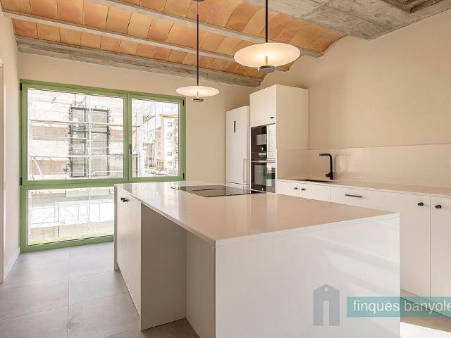 Casa adosada en venta en calle Odette Amigo I Grau, Banyoles, de 185 m² 3 habitaciones por 440.000