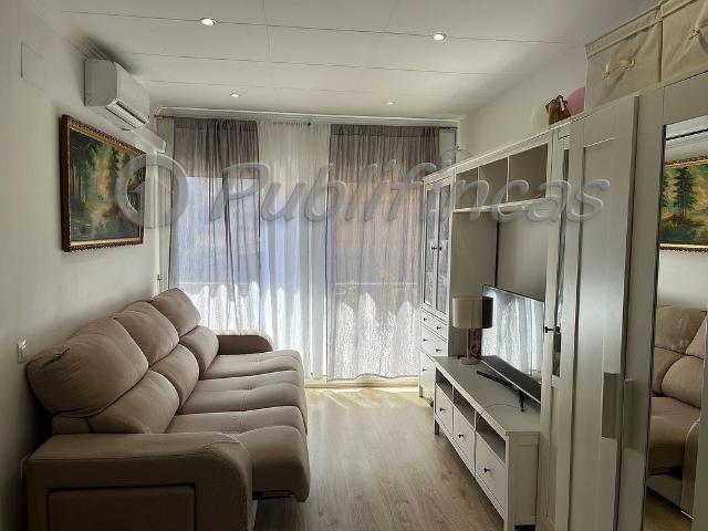 Casa adosada en venta en calle La Pau, Badalona, de 100 m² 3 habitaciones por 309.000