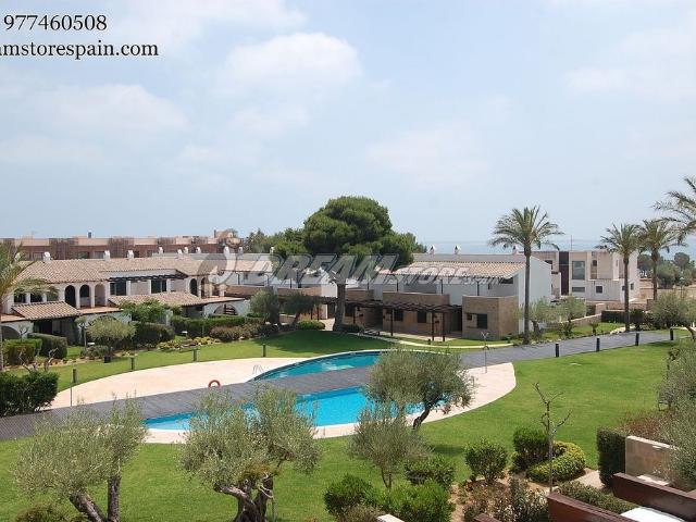 Casa adosada en venta en calle Las Oliveras, Ampolla, l´, de 132 m² 3 habitaciones por 260.000