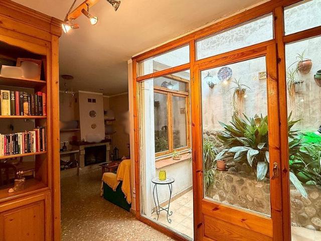 Casa adosada en venta en calle Llibertat, Linyola, de 145 m² 4 habitaciones por 195.000